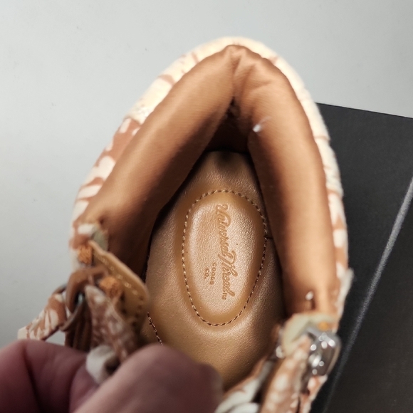 Universal Thread Tan High-Top Sneakers - Picture 2 of 6